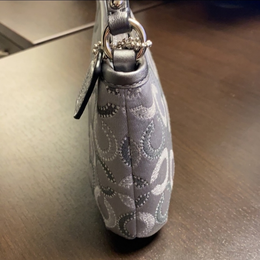Coach Large Wristlet/Mini Handbag. Signature Silver & Grey Dotted Op Art. - Picture 9 of 10
